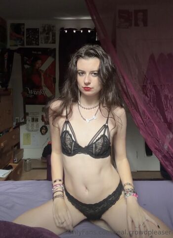 Full leaked Stefani nurding / private onlyfans photo