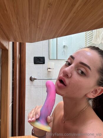 Full leaked Evabigmelons private onlyfans photo
