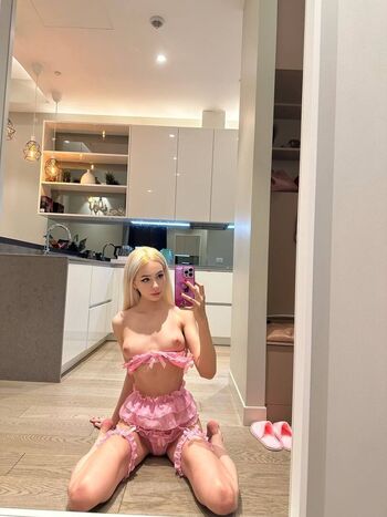 Full leaked Ge sofa private onlyfans photo