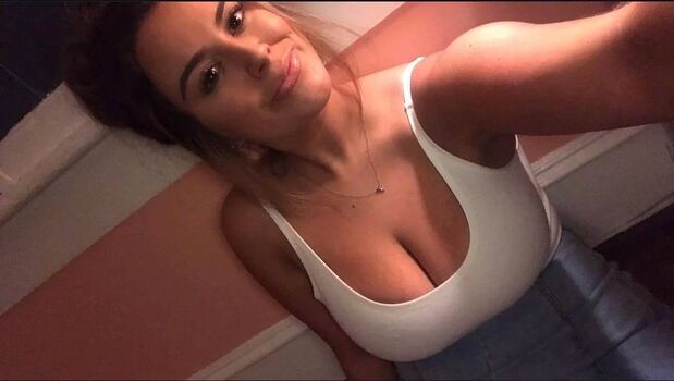 Full leaked Gillie g private onlyfans photo