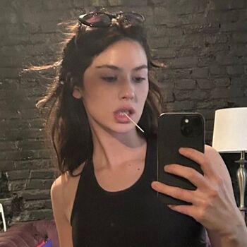Full leaked Gracie abram private onlyfans photo