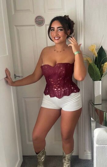 Full leaked Harleymae private onlyfans photo
