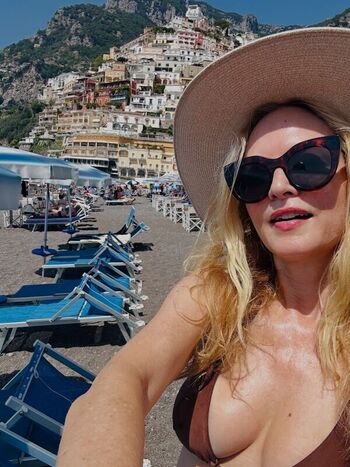 Full leaked Heather graham private onlyfans photo