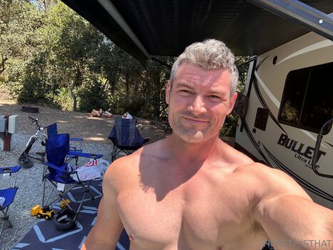 Full leaked Herethisthat private onlyfans photo