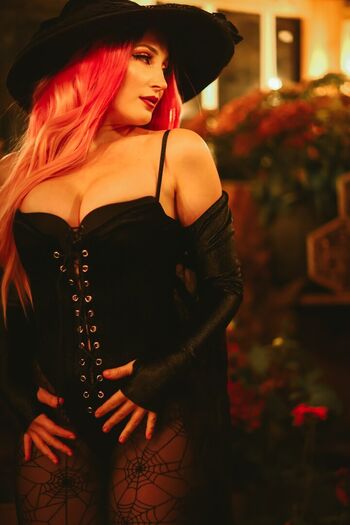 Holly Wolf