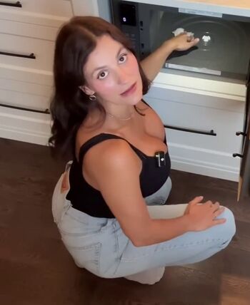 Full leaked Homemaking page private onlyfans photo