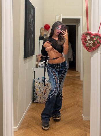 Full leaked Ika dauria private onlyfans photo