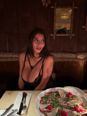 Full leaked Ika dauria private onlyfans photo