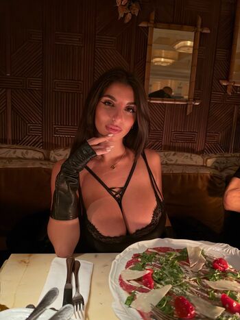 Full leaked Ika dauria private onlyfans photo