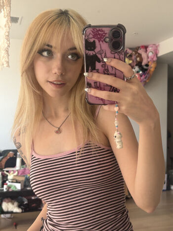 Full leaked Iluvmeww page private onlyfans photo