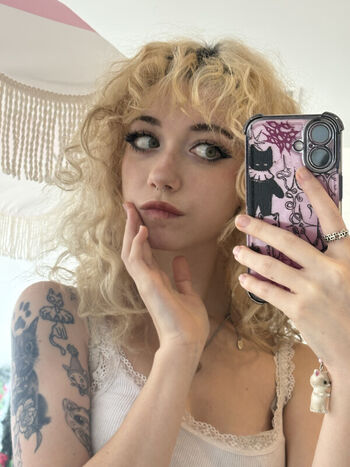 Full leaked Iluvmeww page private onlyfans photo