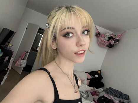 Full leaked Iluvmeww private onlyfans photo