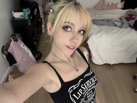 Full leaked Iluvmeww private onlyfans photo
