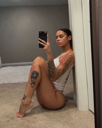 Full leaked Indyamarie private onlyfans photo