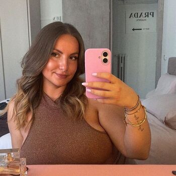Full leaked Italian girls page private onlyfans photo