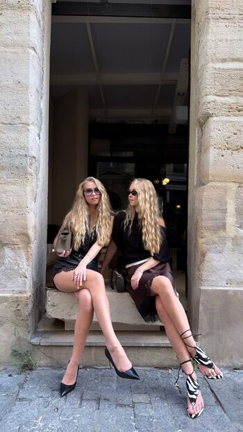 Izaandelle Iza And Elle