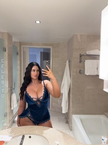 Full leaked Izzyisveryspicy private onlyfans photo