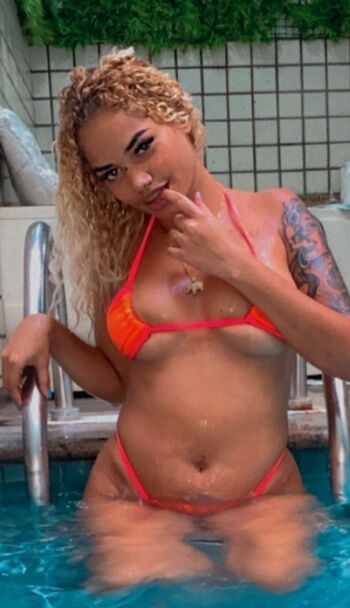 Full leaked Karolyne private onlyfans photo