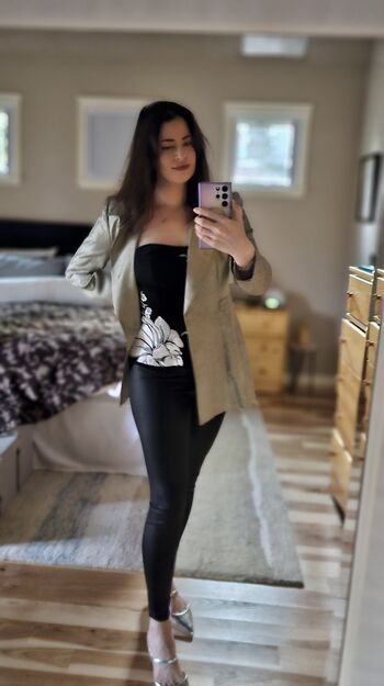 Full leaked Katiepetersplays private onlyfans photo