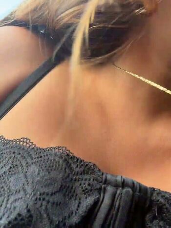 Full leaked Lariic private onlyfans photo