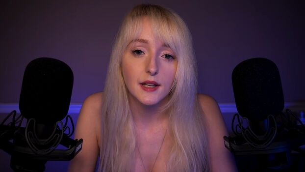 Full leaked Laura lemurex private onlyfans photo