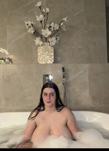 Full leaked Lauvlylu private onlyfans photo