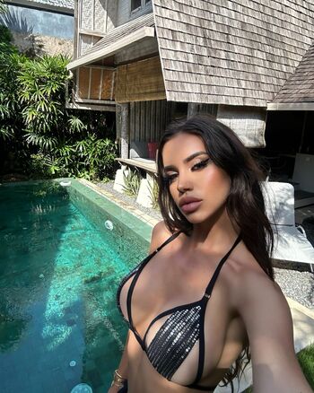 Full leaked Leila barlow private onlyfans photo