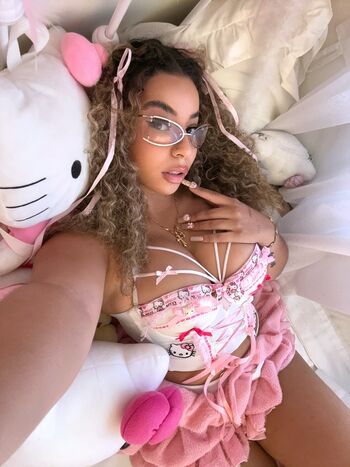 Full leaked Lil kitty private onlyfans photo
