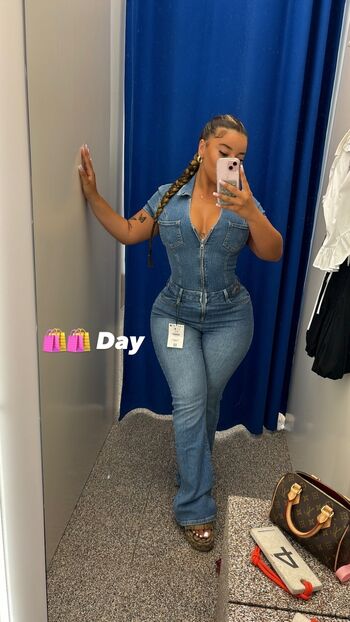 Full leaked Lil kitty private onlyfans photo