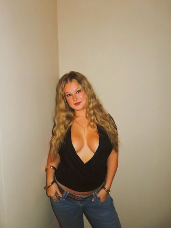 Full leaked Lily wright private onlyfans photo