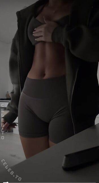 Full leaked Littlelienchen private onlyfans photo