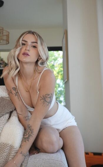 Full leaked Littlelini private onlyfans photo