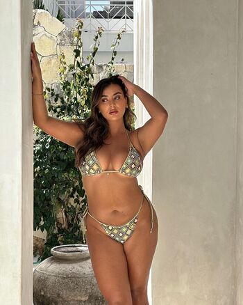 Full leaked Livrah private onlyfans photo