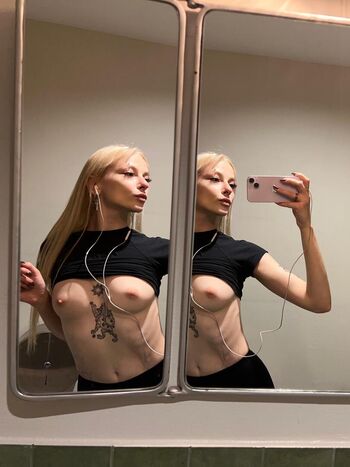Full leaked Liyai private onlyfans photo