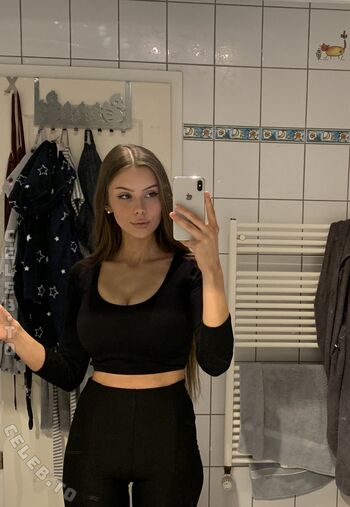 Full leaked Lizezki private onlyfans photo
