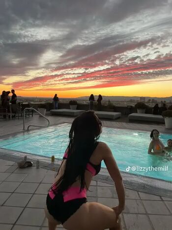 Full leaked Lizzywurst private onlyfans photo