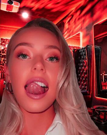 Full leaked Loopyxlovely private onlyfans photo