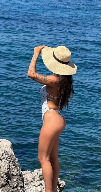 Full leaked Lorenza amitrano private onlyfans photo