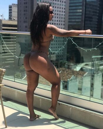 Full leaked Luanabarcellos private onlyfans photo