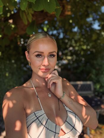 Full leaked Lulu private onlyfans photo