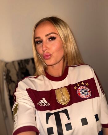 Full leaked Lulu private onlyfans photo