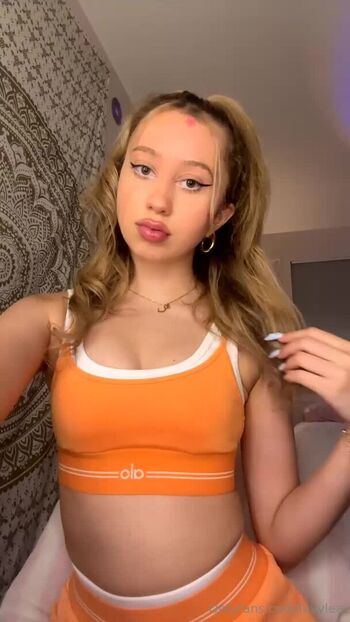 Full leaked Luvvlea private onlyfans photo