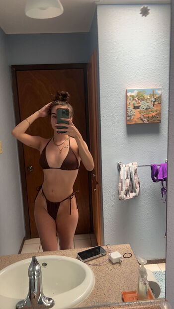 Full leaked Maddieflirt private onlyfans photo