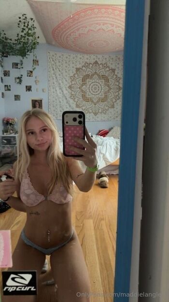 Full leaked Maddielangley private onlyfans photo