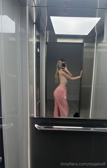 Full leaked Majaholf private onlyfans photo