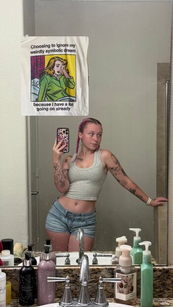 Full leaked Mildhippie private onlyfans photo