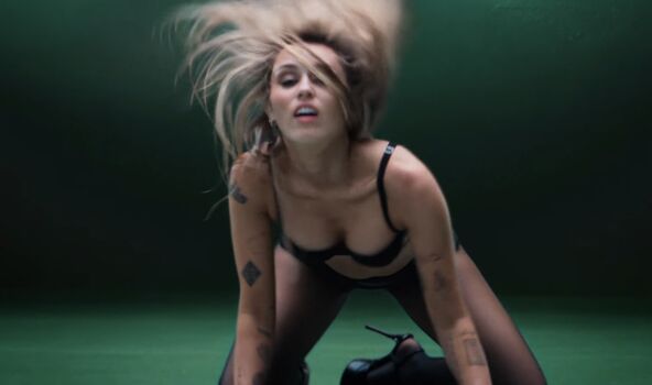 Full leaked Miley cyrus page private onlyfans photo