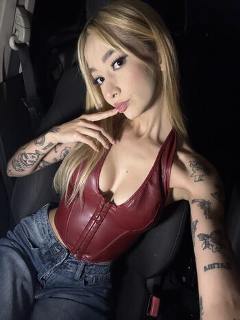 Full leaked Mileywhite private onlyfans photo