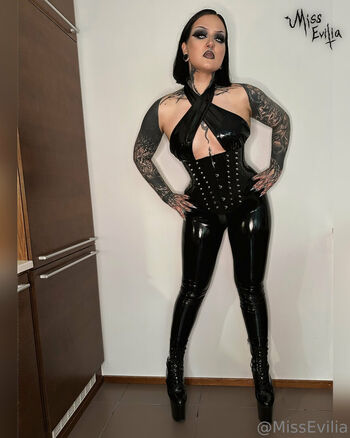 misseviliafree