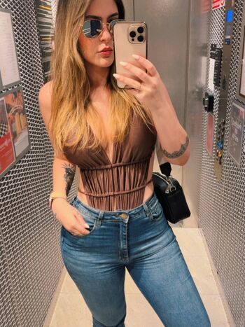 Full leaked Nahzinhaa private onlyfans photo
